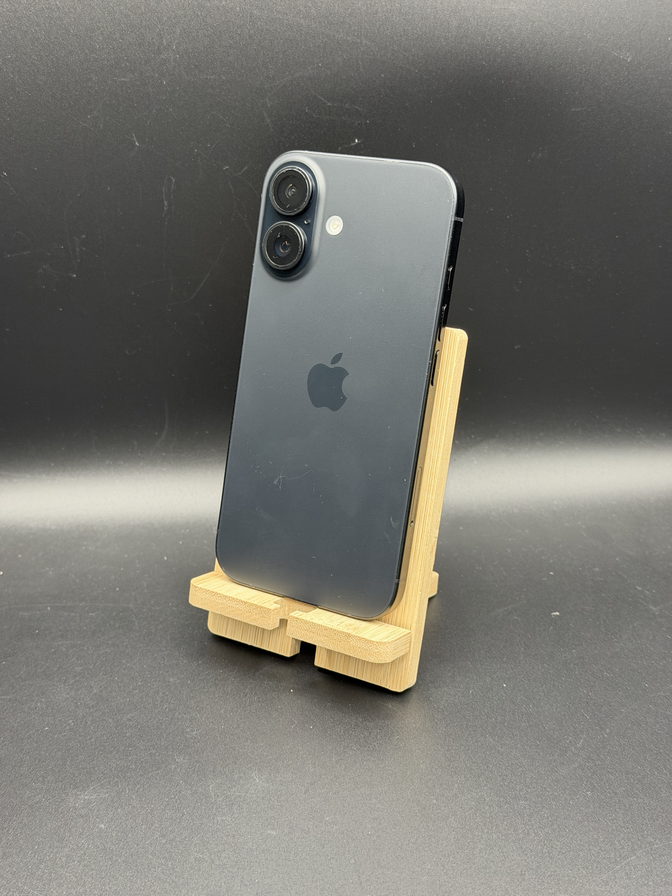 IPHONE 16 128GB NEGRO COMO NUEVO - Imagen 2