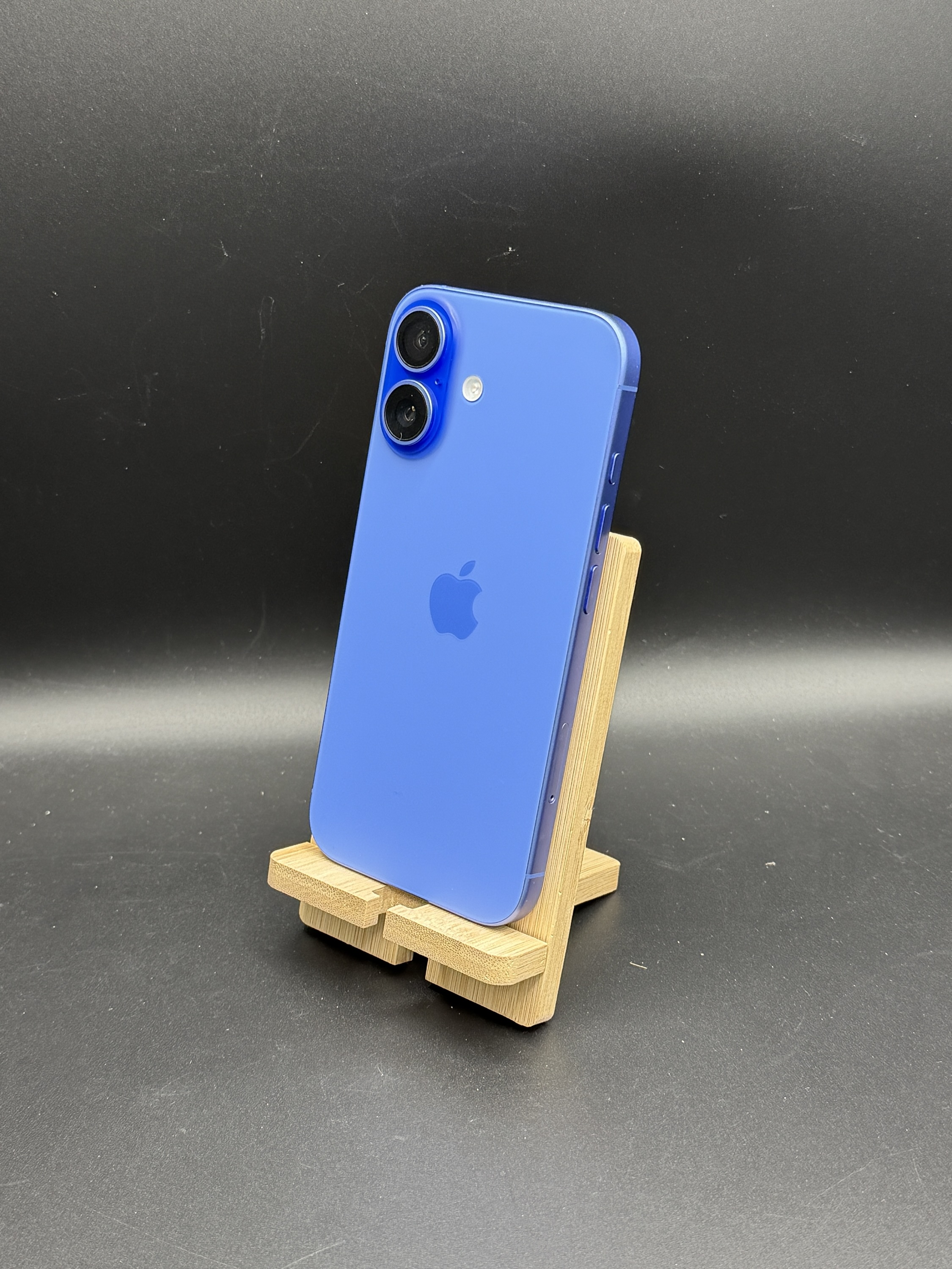 IPHONE 16 128GB ULTRAMARINE COMO NUEVO - Imagen 2
