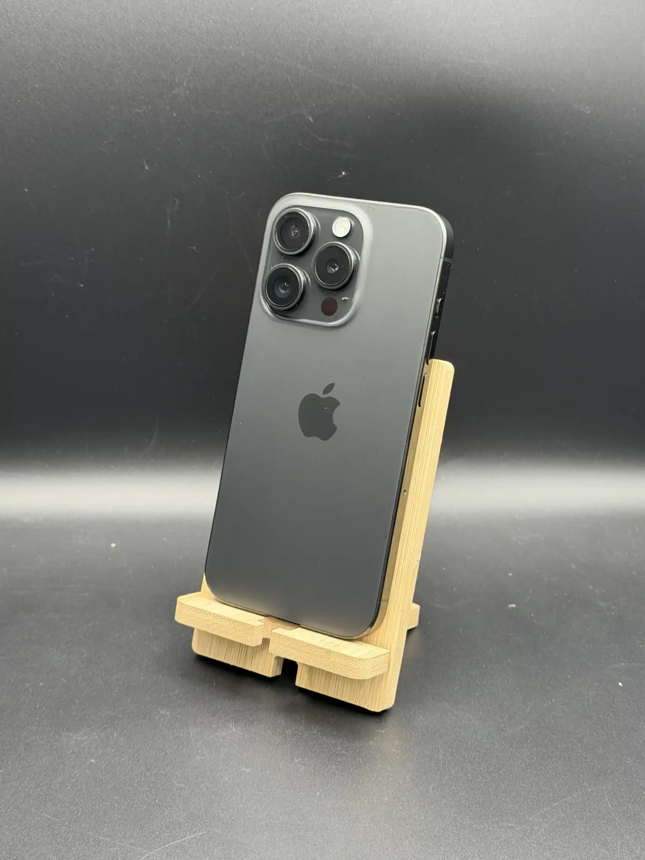 IPHONE 15 PRO 256GB NEGRO TITANIO COMO NUEVO - Imagen 2