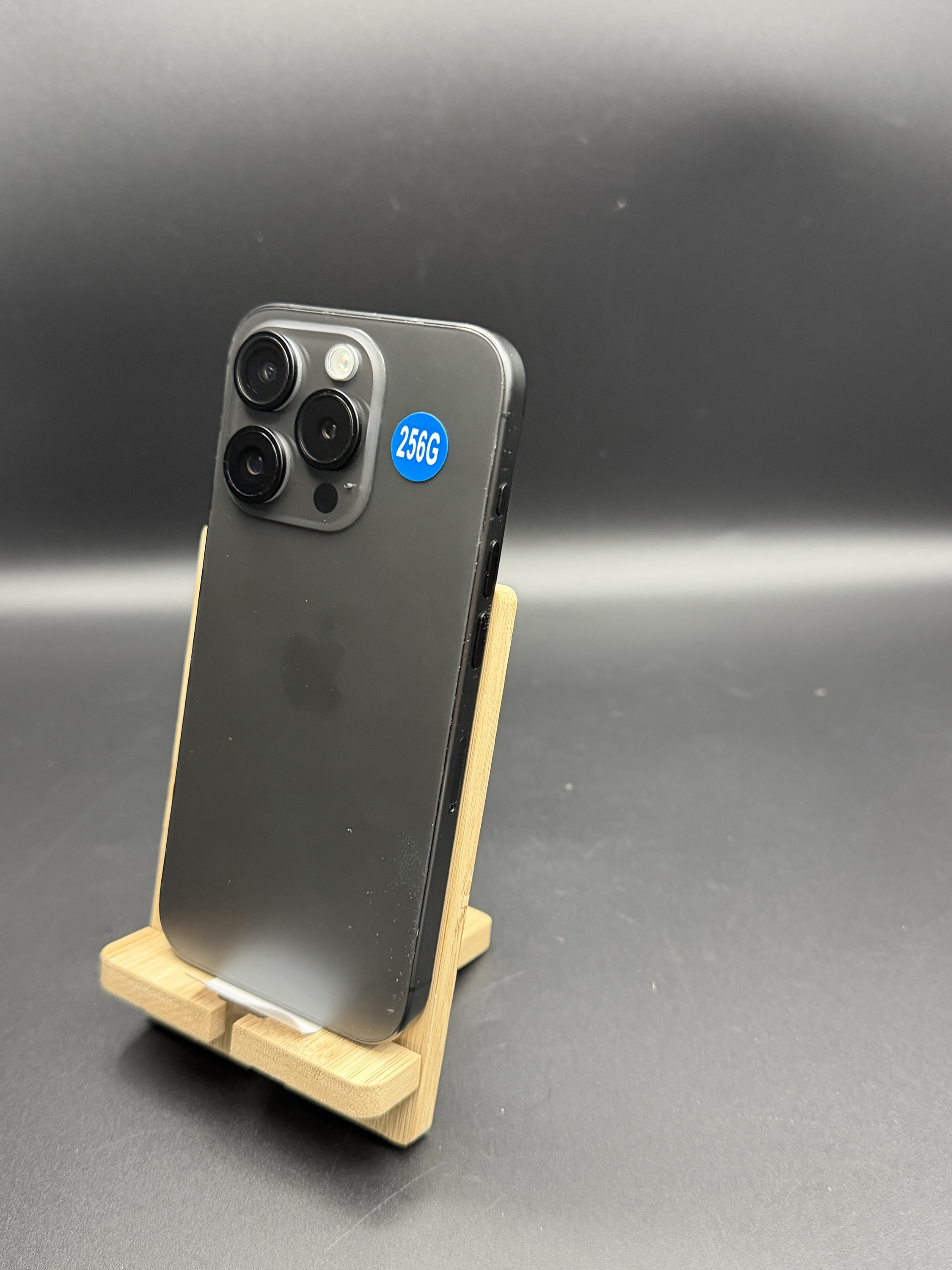 IPHONE 15 PRO 256GB NEGRO TITANIO COMO NUEVO - Imagen 2