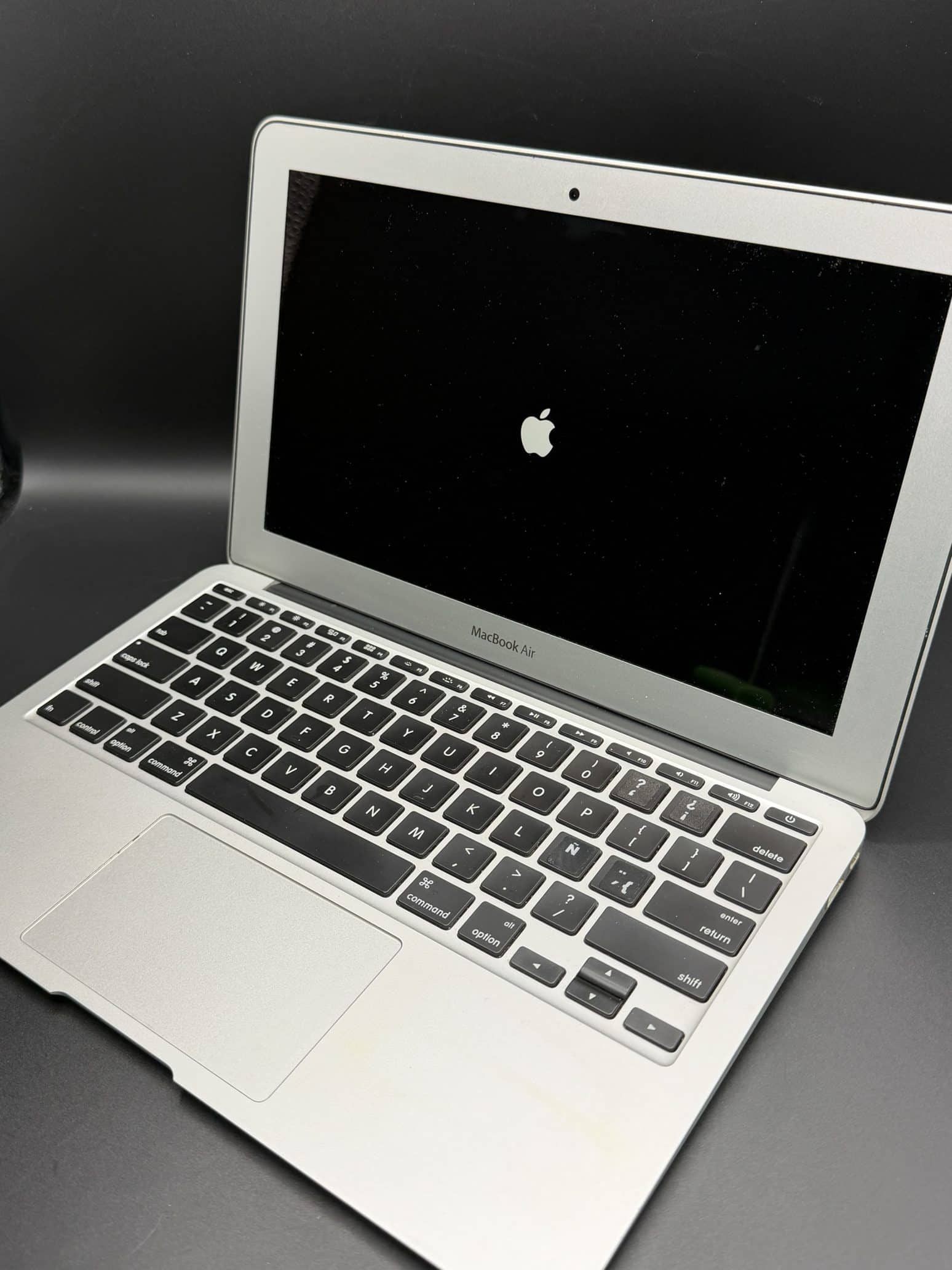 MACBOOK AIR 11” i7 256gb (A1465) - Imagen 3